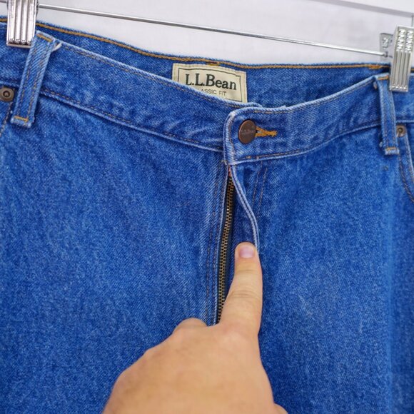 L.L. Bean Classic Fit Blue Denim High Rise Jeans 44 / 29 Tagged 44 / 30 - Picture 3 of 9